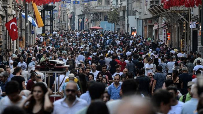 TÜİK rakamları ürküten gerçeği göz önüne serdi: Nüfusta tehlikeli eşik aşıldı
