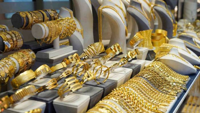 Bankacılık devlerinden altın için rekor tahmin: Ons altın 5 bin dolar olacak