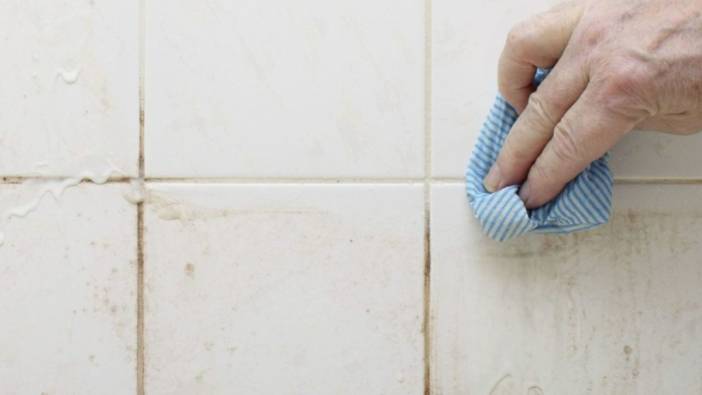 Sararmış derzlere kesin çözüm! Tek bir malzemeyle fayans aralarını pırıl pırıl yapan yöntem