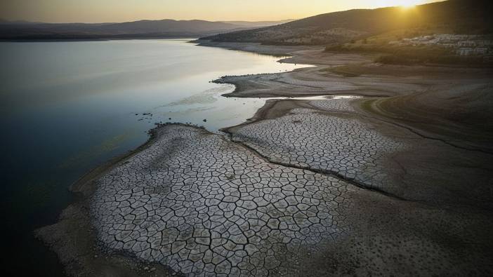 Gözden kaçan felaket: Burdur Gölü'nün yarısı yok oldu!
