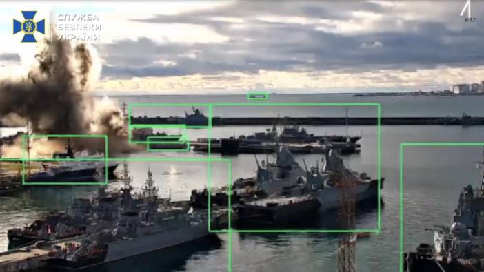 Karadeniz'de tarihe geçen operasyon: Ukrayna Rus denizaltısını batırdı