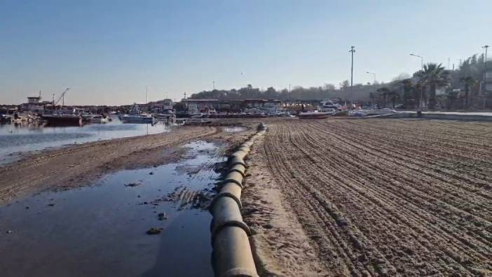 Marmara Denizi'nde endişe veren manzara! Deniz 20 metre geri çekildi, kum adacıkları oluştu