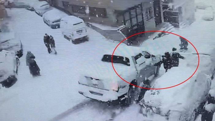 Kağıthane'de kar eğlencesi faciaya döndü: Kayan kamyonet 2 kardeşi ezdi, sürücü kaçtı