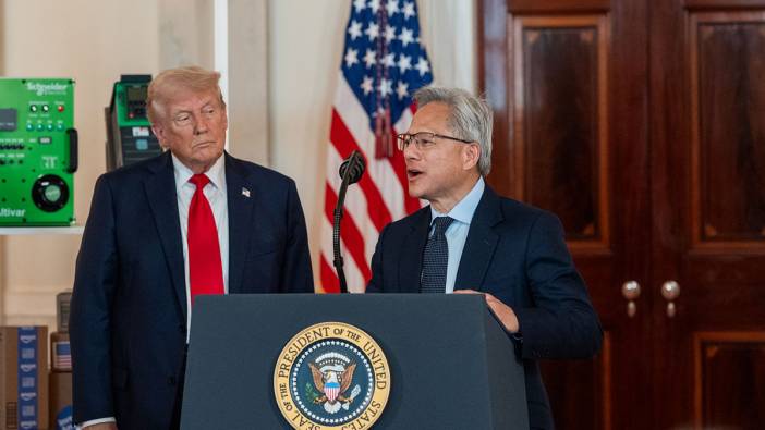 Nvidia CEO’su Huang: ABD’nin Çin’den uzaklaşacağını düşünmek saflık