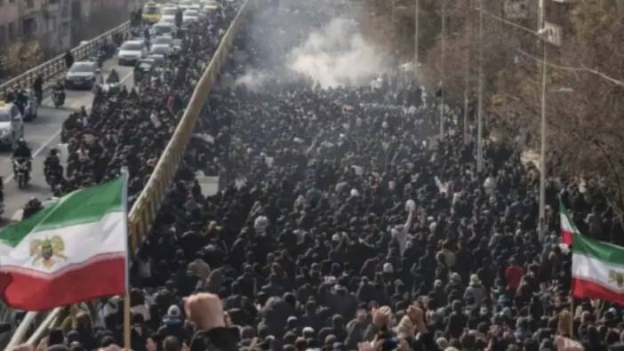 Bloomberg ülkenin her tarafına yayılan protestoları analiz etti: İran dünyayı yeniden şekillendirecek bir devrimin eşiğinde