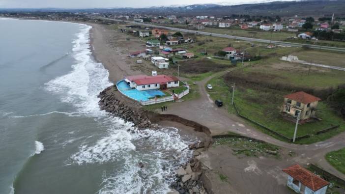 Karadeniz kapıya dayandı! Bir günde 50 metre içeri girdi, evler tehlike altında