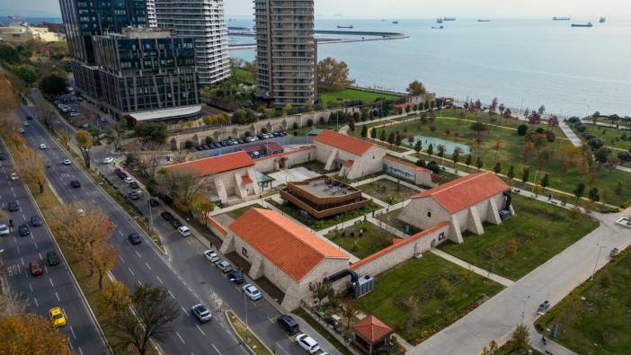 Tarihi Ataköy Baruthane kapılarını sanatla açtı! "Ay Tedirginliği" prömiyer yaptı: