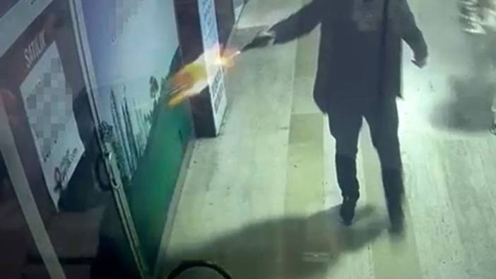 Aksiyon filmi değil, İstanbul! Pasaj içindeki iş yerine mermi yağmuruna tuttu, elini kolunu sallayıp çıktı