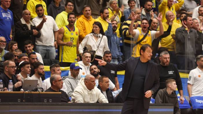 Ergin Ataman'a büyük saygısızlık: İsrailli taraftarlardan küfürlü tezahürat
