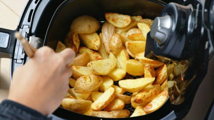Kızartma yaparken fark etmeden bunu soluyoruz: Araştırma airfryer farkını gösterdi