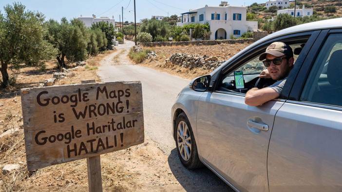 Haritaya inanan yolda kaldı, köylüye soran buldu!