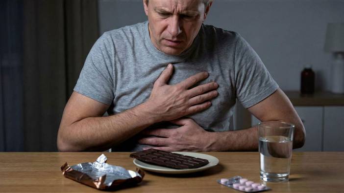 Masum sandığınız çikolata meğer mide yanmasının baş sorumlusuymuş