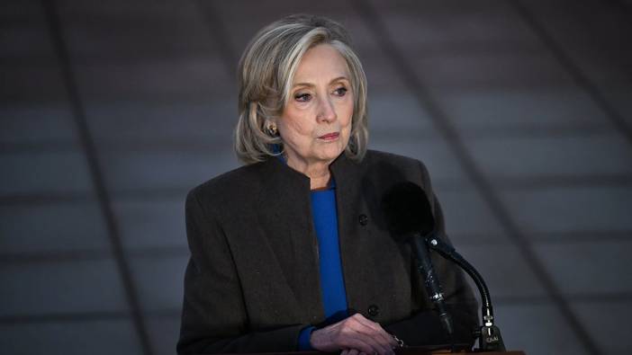 Eski ABD Dışişleri Bakanı Clinton, ifade verdi: Epstein’in suçlarından haberim yoktu, Trump da ifade vermeli