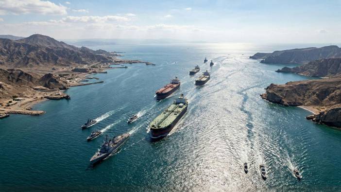 Hürmüz Boğazı'ndaki askeri hareketlilik petrol piyasasını ürküttü