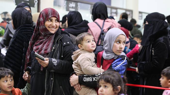 İsrail saldırılarının ardından Lübnan'dan, 10 binden kişi Suriye'ye geçti