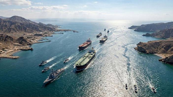 İran, Hürmüz Boğazı'nda 10 petrol tankerini vurduğunu duyurdu