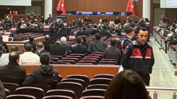 Duruşmanın ikinci gününde İmamoğlu’na abluka: Ağzımı da mı bantlayacaksınız?