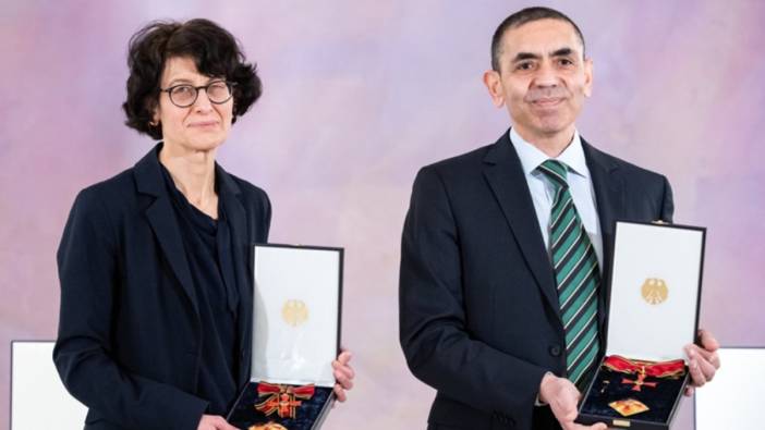 Kovid-19 aşısının kahramanı Türklerden sürpriz karar: Uğur Şahin ve Özlem Türeci görevi bırakıyor