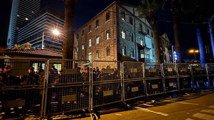 İzmir Meslek Fabrikası'na giriş çıkışlar kapatıldı