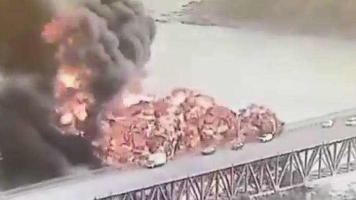 İran'da iki demir yollu köprüsü hedef alındı: 3 ölü