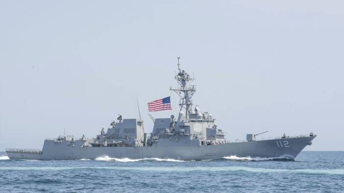 Savaşın başından bu yana bir ilk: ABD savaş gemileri Hürmüz Boğazı'na girdi