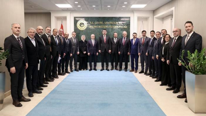 Bursa Büyükşehir Belediyesi AK Parti'ye geçti, Bakan Kurum iki yıl sonra randevu verdi