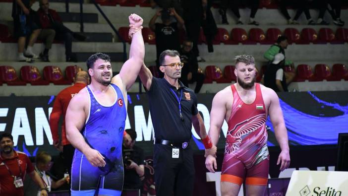 Rıza Kayaalp'ten tarihi rekor: Karelin'i tahtından İndirdi 13. kez Avrupa şampiyonu oldu