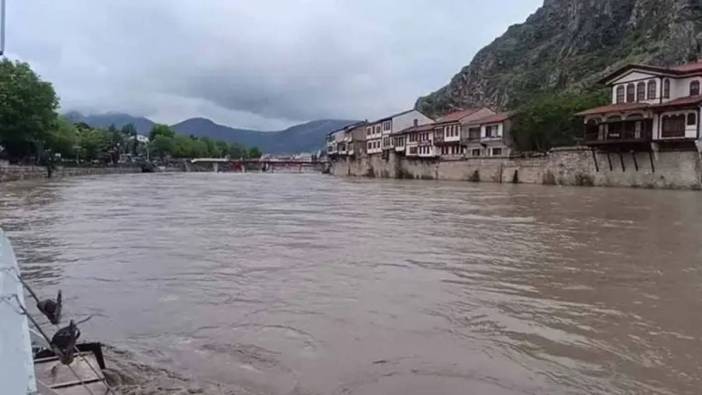 Amasya'da yoğun yağış sonrası eğitime 1 gün ara