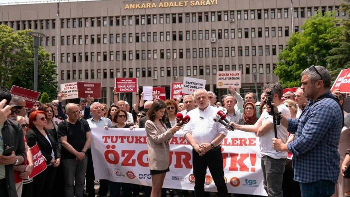 Ankara Adliyesi önünde gazetecilerden 'İsmail Arı' açıklaması: Davada bir kişi değil, bir meslek yargılanıyor