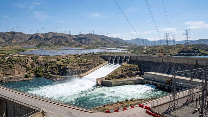 81 ilin tamamında mesainin son günü elektrik tüketimi zirveye çıkıyor