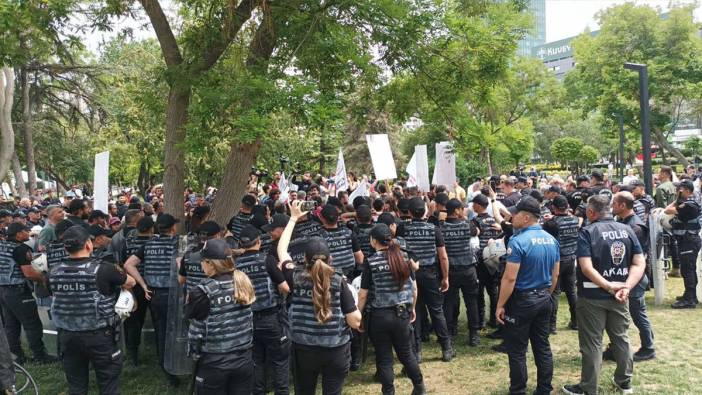 TBMM önündeki öğretmen eylemine polis müdahalesi: Gözaltılar var