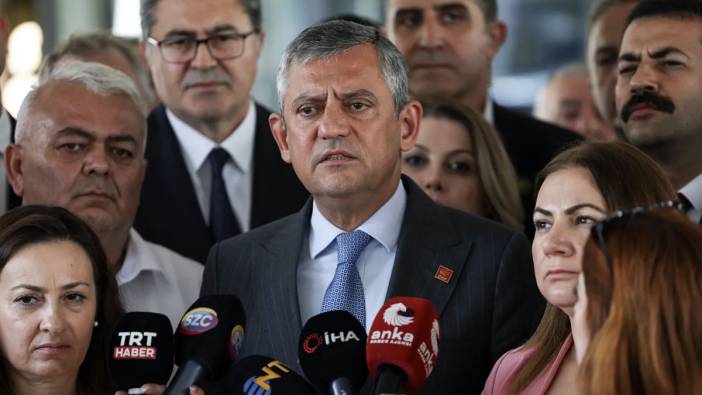 İhraçların ardından Özgür Özel'den 'demokrasi' hamlesi: Darbeye teslim olmamak için il başkanlıklarında nöbete başlıyoruz
