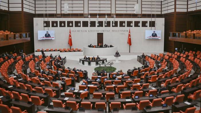 TBMM’de sahte imza krizi: 79 pusula verildi, salonda 4 AK Partili çıktı