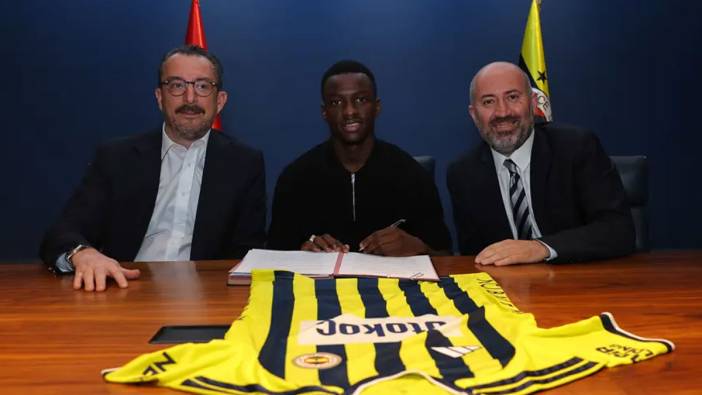 Fenerbahçe, Amara Diouf'u resmen açıkladı