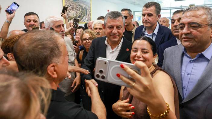 Diyarbakır'da Özgür Özel'e davullu zurnalı karşılama