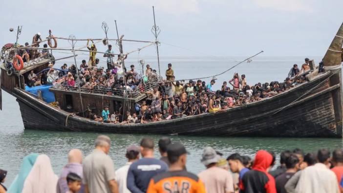 Myanmar açıklarında göçmen faciası: 500'den fazla kişi kayıp