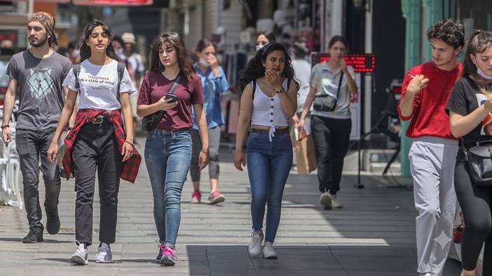 Hayat pahalılığı sadece cüzdanı değil ruh sağlığını da vuruyor: Uzman isimden kitlesel depresyon uyarısı