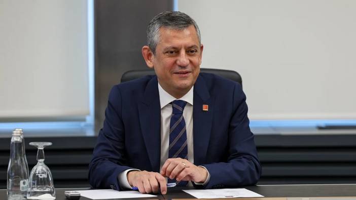 Özgür Özel’in ‘Yeni Parti’si resmen kuruluyor mu? TÜRKPATENT’teki sürpriz başvuru kulisleri hareketlendirdi
