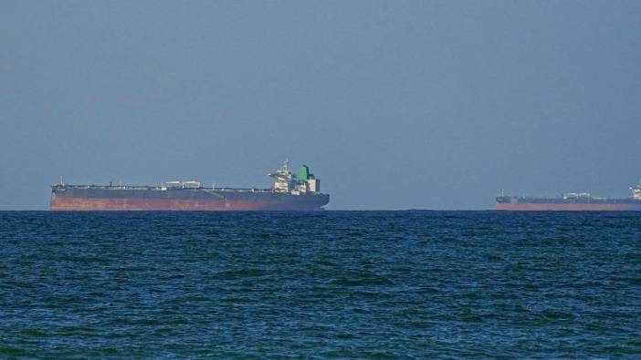 Hürmüz'de iki Yunan tankerine saldırı