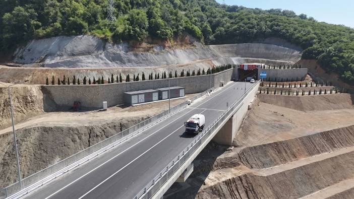 Saatlerce süren virajlı yollar tarih oldu: Seyahat süresi 30 dakikaya düşüyor