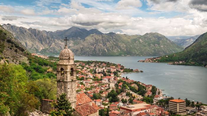 Tarih belli oldu: Vizesiz gidilen Balkan ülkesi, Türklere vize getirdi