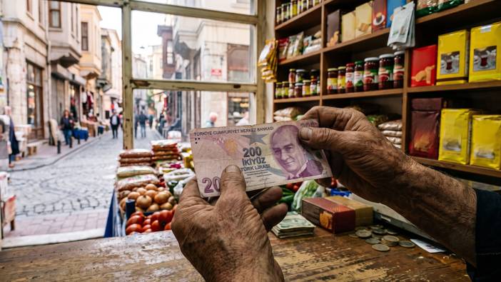 17 yılda 133 dolardan 4 dolara düşen 200 TL için yeni banknot sesleri