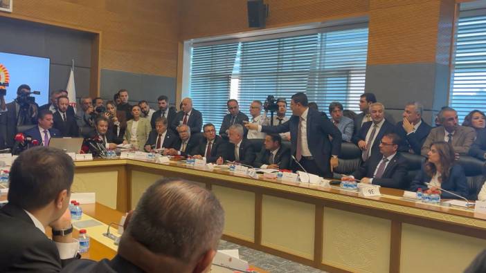 12 maddelik çözüm kanunu komisyonda: Görüşme öncesi kapıda gerilim