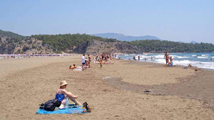 10 yılda bir kez bile denize giremeyen var: Tatil beldeleri kapılarını halka tamamen kapattı