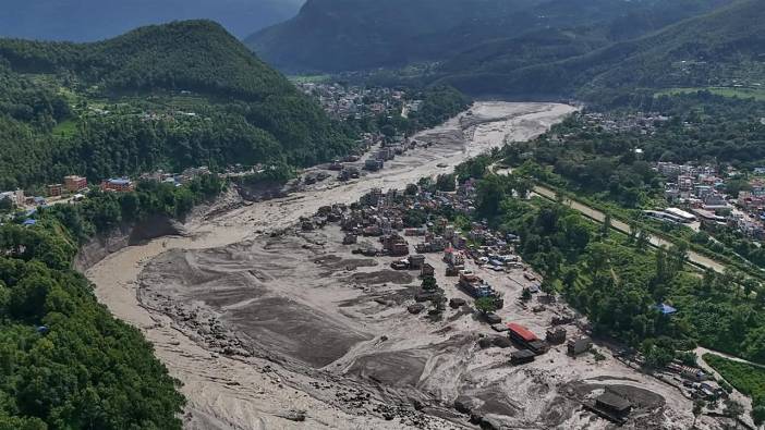 Nepal’de sel felaketinin bilançosu ağırlaşıyor: 1403 kişi hayatını kaybetti