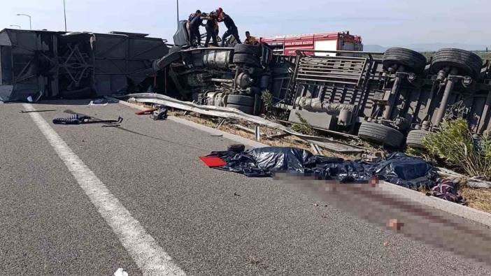 Manisa'da tur otobüsü ile tır çarpıştı! 11 ölü, 27 yaralı