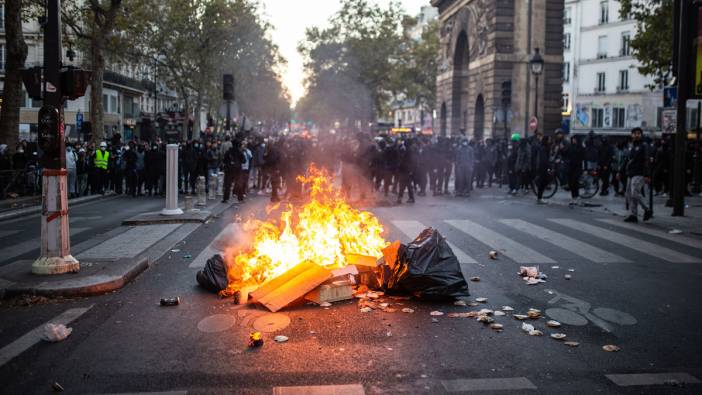 Fransa’da kısmi sokağa çıkma yasağı kararı: Başbakandan valilere talimat