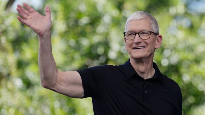 Tim Cook, yıllarca çalıştığı Apple hisselerini sattı: Değeri 63,9 milyon dolar