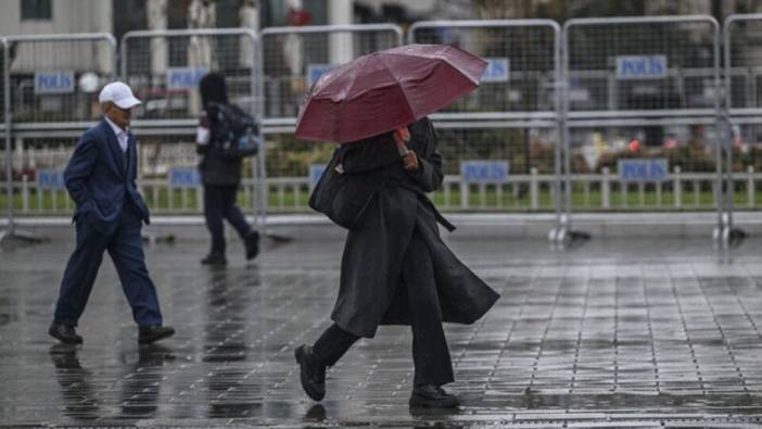 Meteoroloji'den sarı ve turuncu kodlu uyarı: İstanbul'da metrekareye 40 kilogram yağış bekleniyor