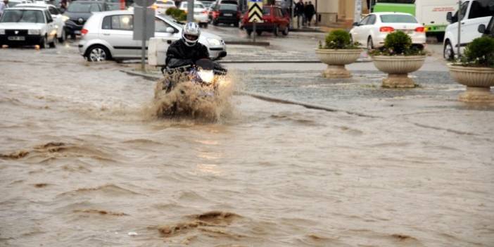 Meteoroloji Ve AFAD Saat Verdi! İşte İstanbul İçin Kıyamet Saati... O Saatlerde Kimse Dışarı Çıkmasın...